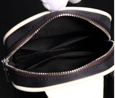 กระเป๋าวินเทจ สะพายคาดอก เหลี่ยม ผ้าใบกันน้ำ สีดำ