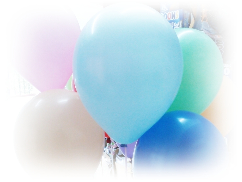 ลูกโป่งกลม สีฟ้าอ่อน ไซส์ 10 นิ้ว แพ็คละ 10 ใบ (Round Balloons Size 10" - Standard Light Blue Color)