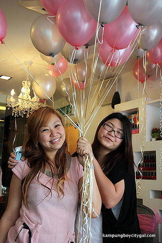 ลูกโป่งกลมเนื้อแมททัลลิก สีเงิน ไซส์ 10 นิ้ว แพ็คละ 10 ใบ (Round Balloon Size 10" - Shimmer Silver Color)