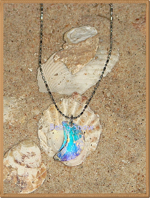 สร้อยคอห้อยจี้คริสตัลรูปพระจันทร์ สีขาวรุ้ง