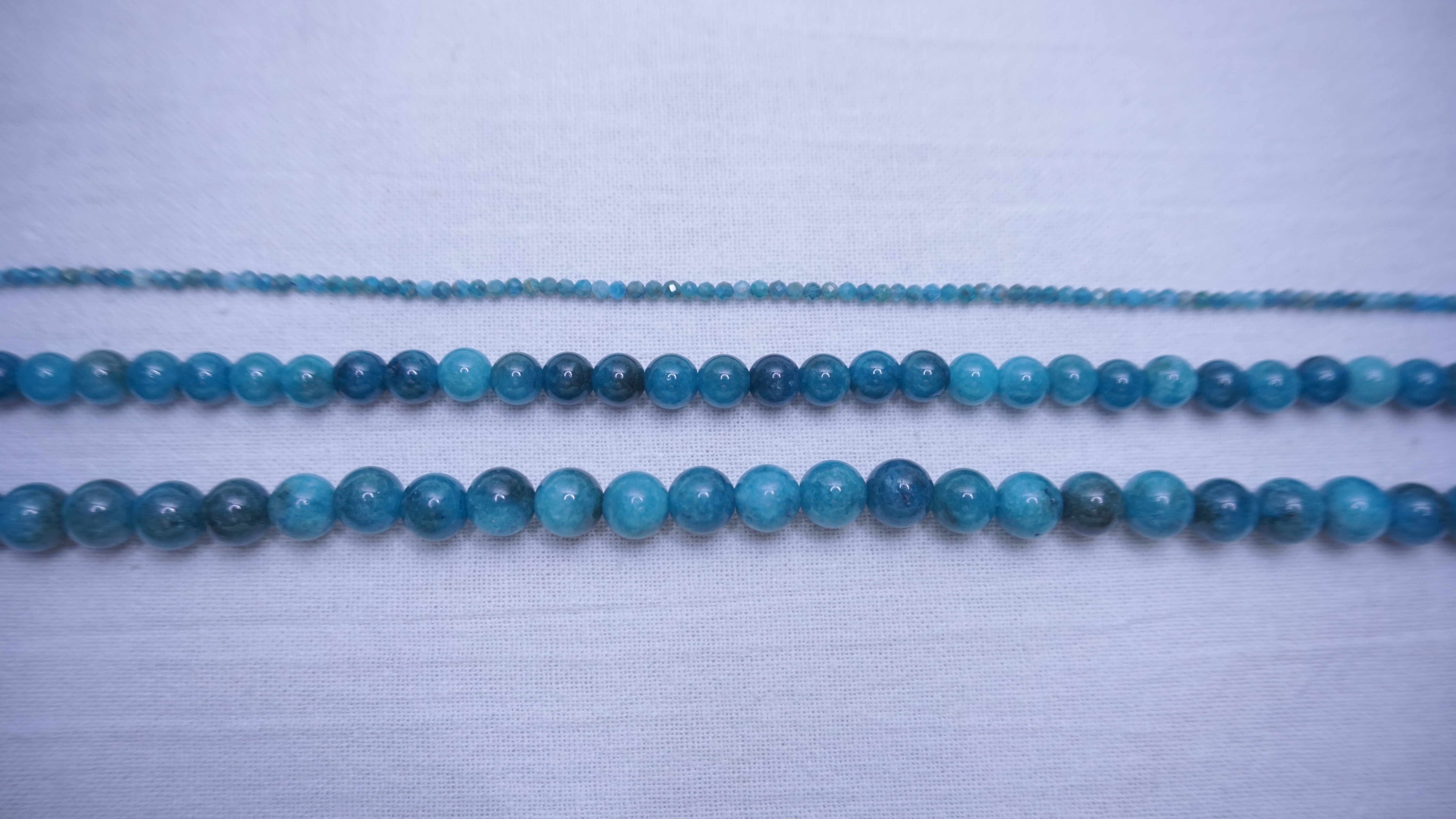 หินอพาไทต์ หินบันดาลใจ Apatite กลม 10 มิล 35 ซม. (1เส้น 39 เม็ด)