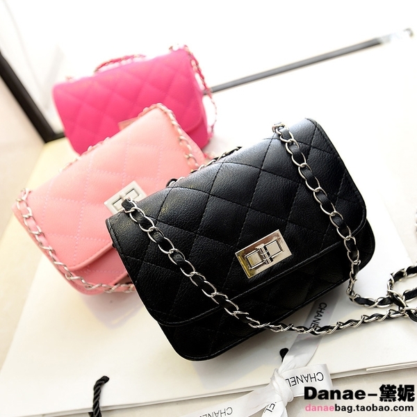 กระเป๋าแฟชั่น สีดำ หนัง PU สายโซ่สะพายไหล่ ปรับความยาวได้ แบบยอดนิยม ((โปรโมชั่นส่งฟรี))