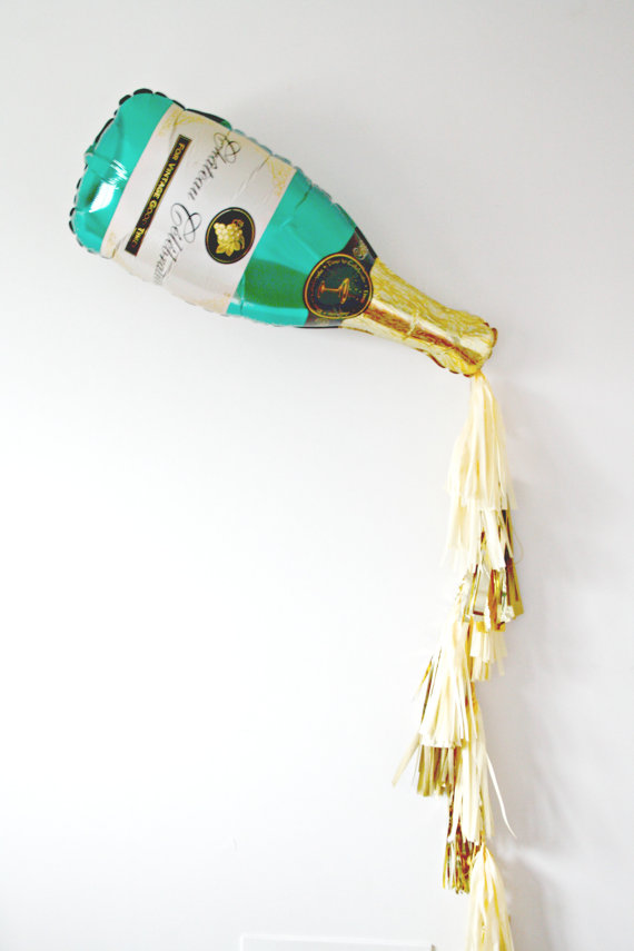 ลูกโป่งฟอยล์รูปขวดแชมเปญ ไซส์ 96*50 cm. - A Bottle of Champagne Shape Foil Balloon / TL-D071