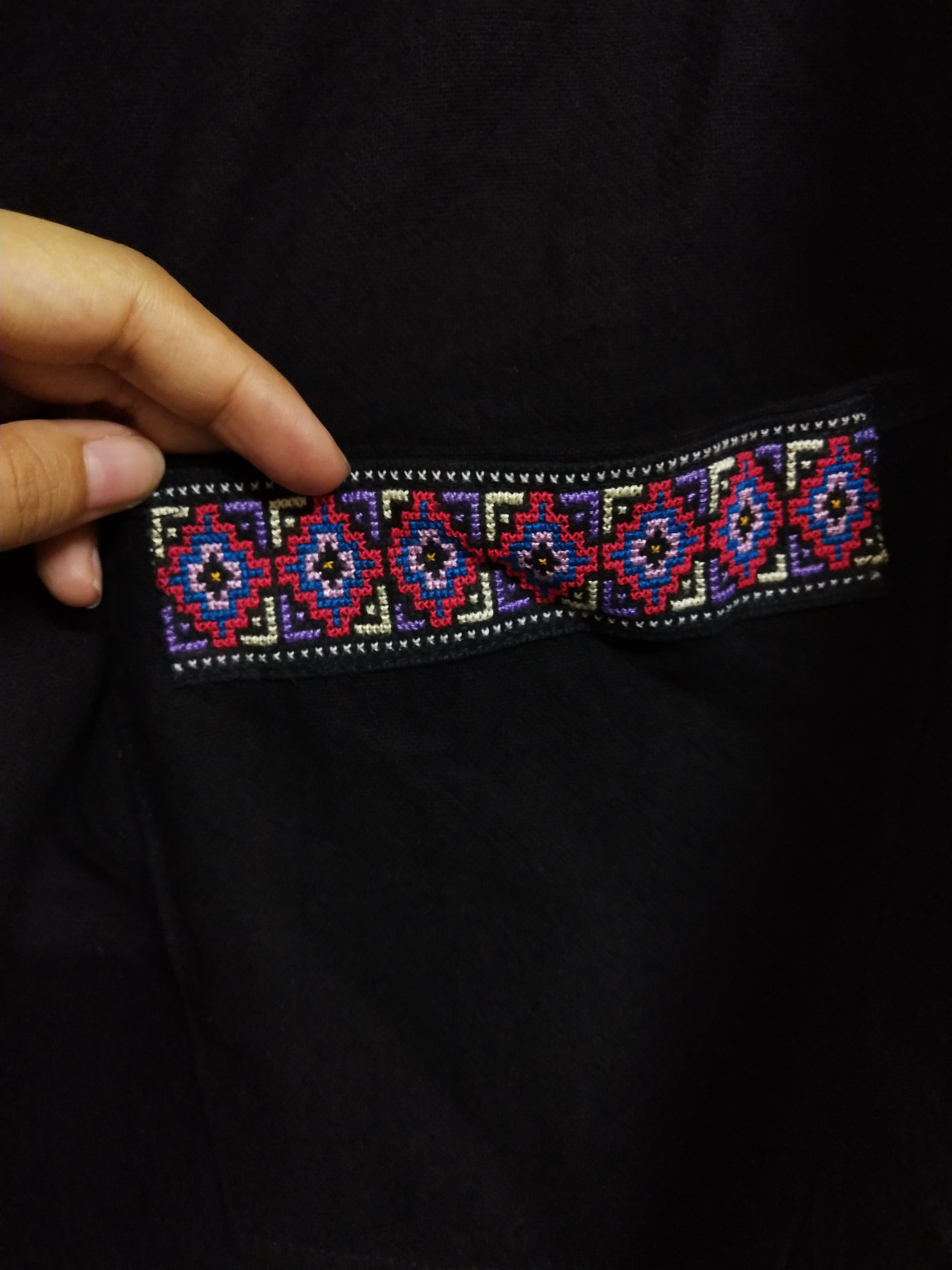 P381 เสื้อผู้หญิง ตัวใหญ่ แต่งงานปักมือและกุ๊นขอบ