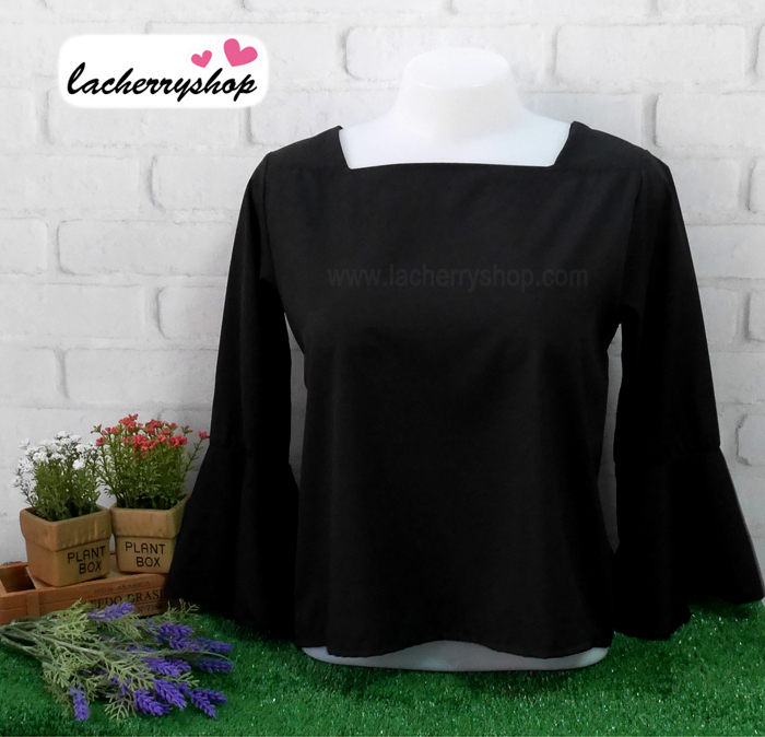 เสื้อผ้าแฟชั่น เสื้อทำงานสีดำ คอปาด แขนกระดิ่ง แบบสวยเรียบหรู ใส่ได้ทุกโอกาส คุณภาพดี ราคาไม่แพง