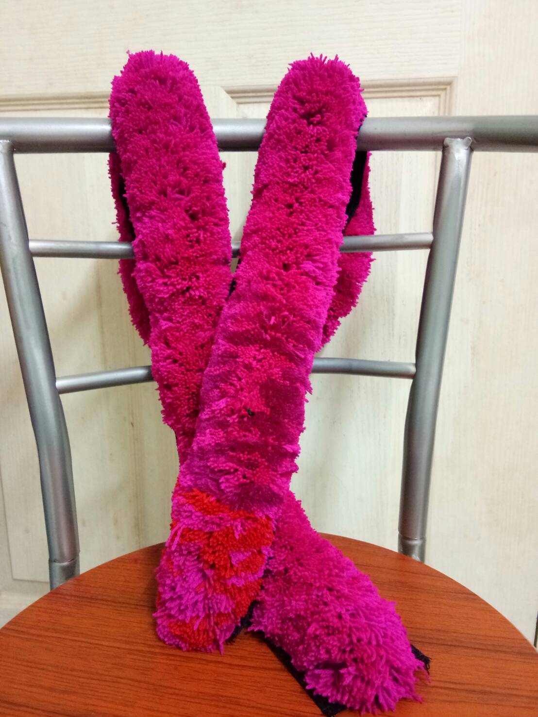 P343 พู่พันคอ สีชมพู