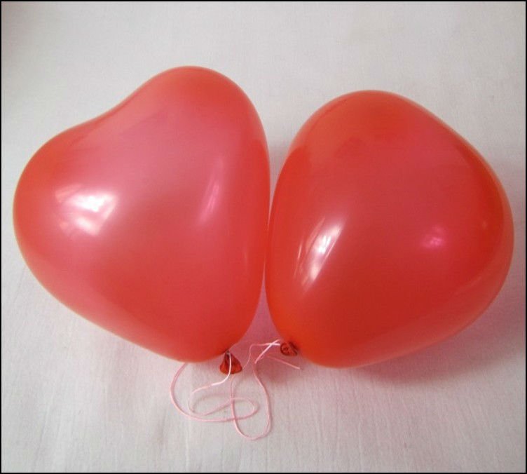ลูกโป่งหัวใจเนื้อเมททัลลิก สีแดง ไซส์ 12 นิ้ว แพ็คละ 10 ใบ (Heart Shape Balloon-Metallic Red Color)