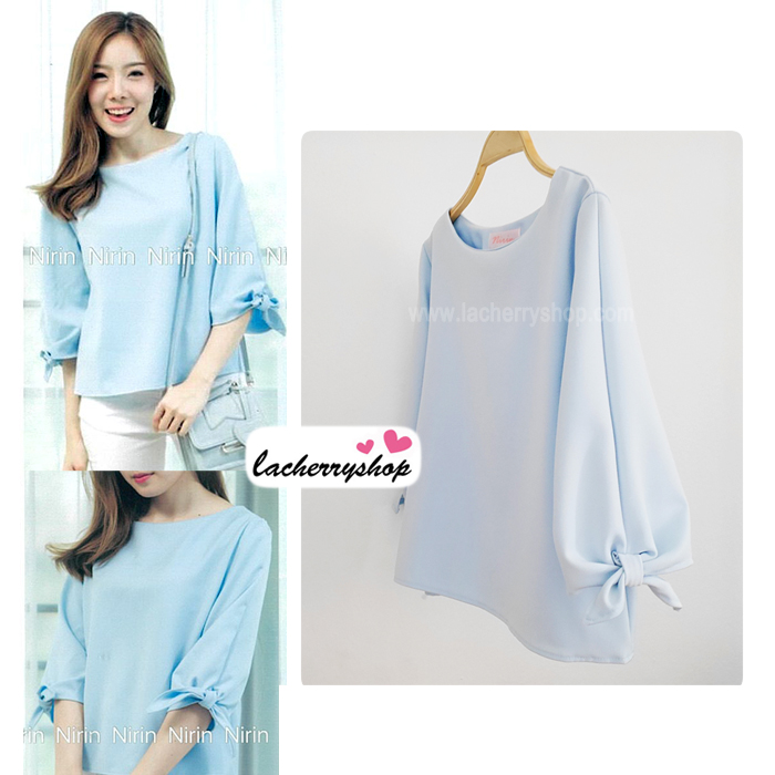 เสื้อผ้าแฟชั่นสวยๆ เสื้อทำงาน สีฟ้า ผ้าฮานาโกะ คอปาด แขนสามส่วนมัดโบว์ แบบสวยน่ารักมากๆค่า สินค้าคุณภาพดี