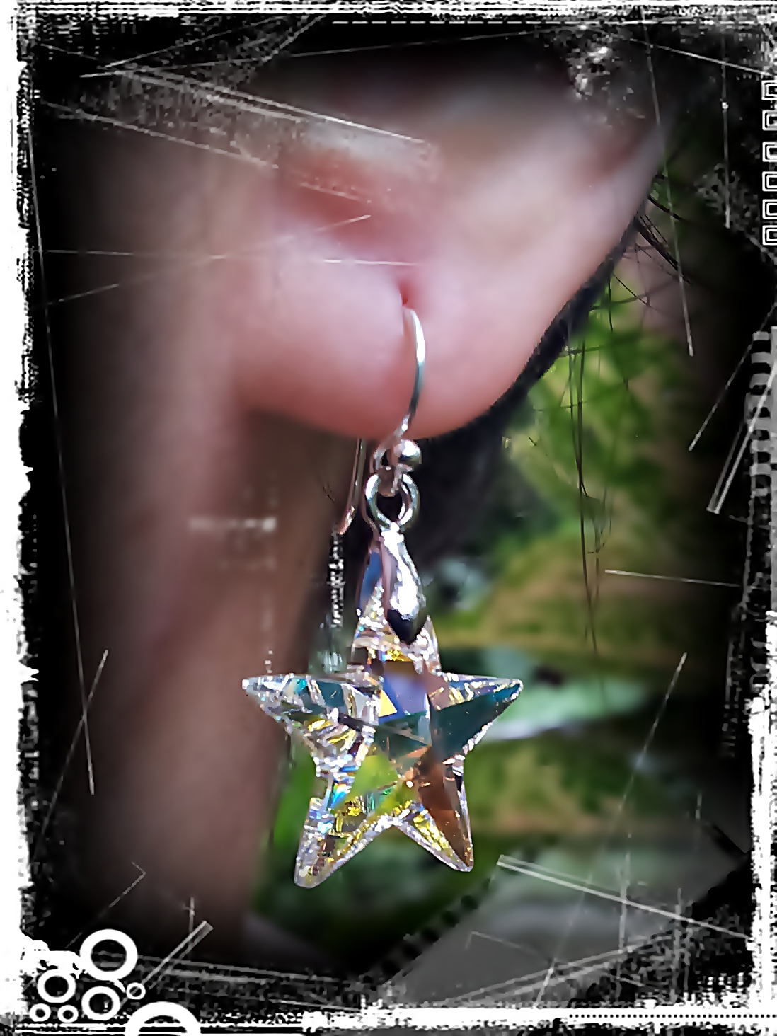 (สินค้าหมดชั่วคราว) ต่างหูคริสตัลรูปพระจันทร์ + ดาว สี Crystal AB ก้านเงินแท้