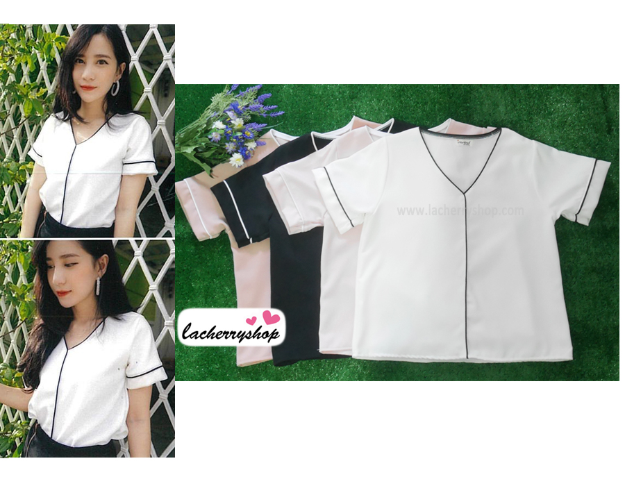เสื้อผ้าแฟชั่นสวยๆ เสื้อทำงาน สีขาว ผ้าฮานาโกะ คอวี กุ้นขอบสีดำตัดกัน แบบสวย ดีไซน์เก๋ๆ สินค้าคุณภาพดี