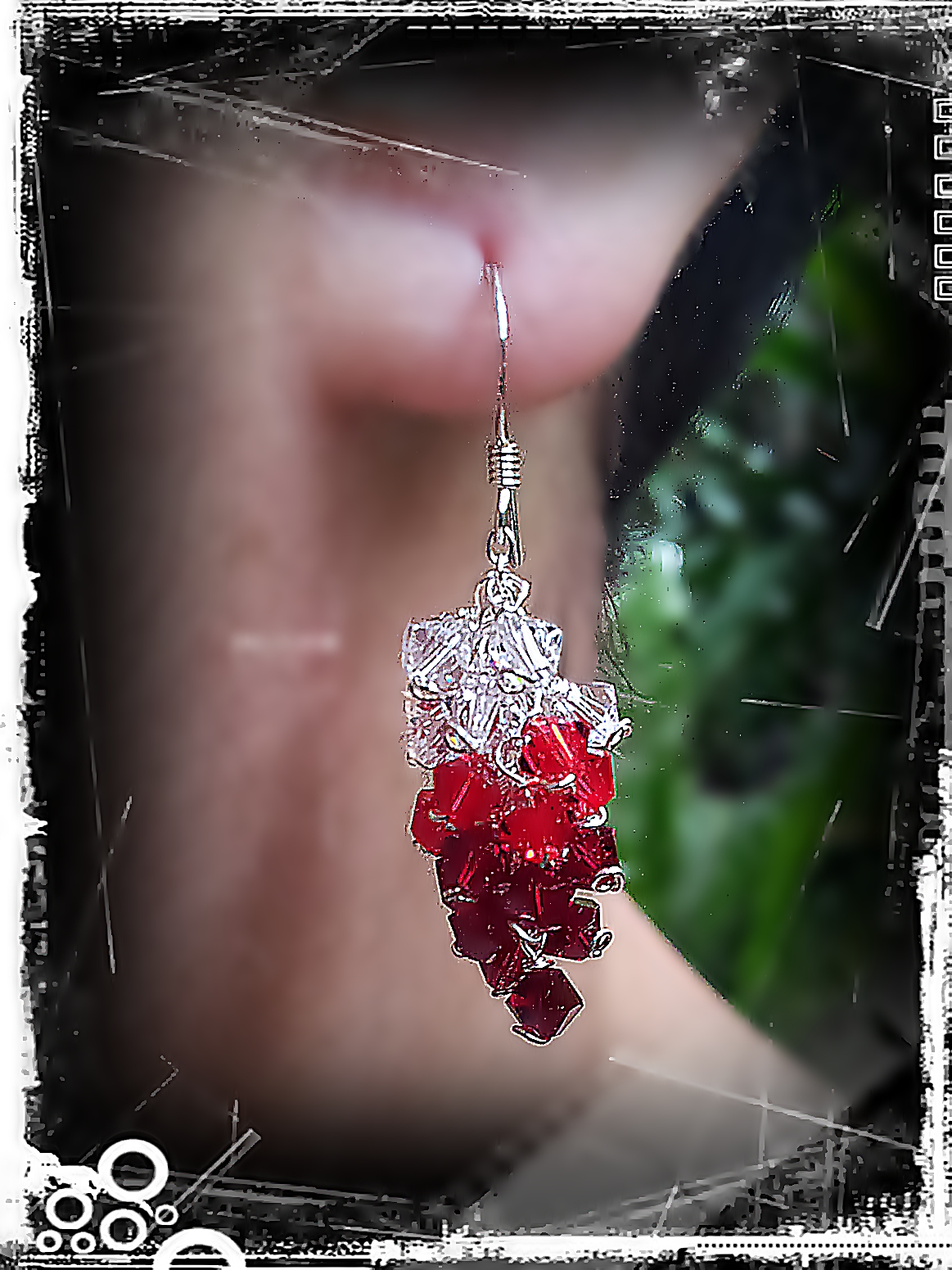 ต่างหูพวงองุ่น สีแดง