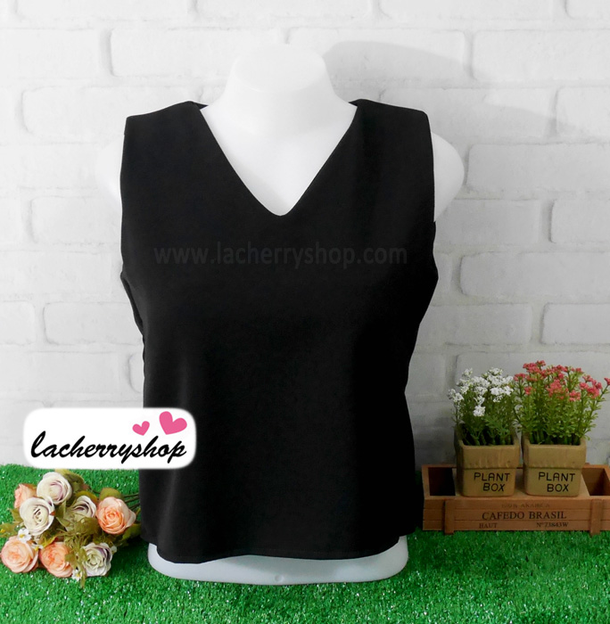 เสื้อผ้าแฟชั่นสวยๆ คอวี แขนกุด สีขาว ดีไซน์แต่งผ้าไขว้เปิดหลังเก๋ๆ ผ้าฮานาโกะ แบบสวยเรียบหรูดูดีมากค่า