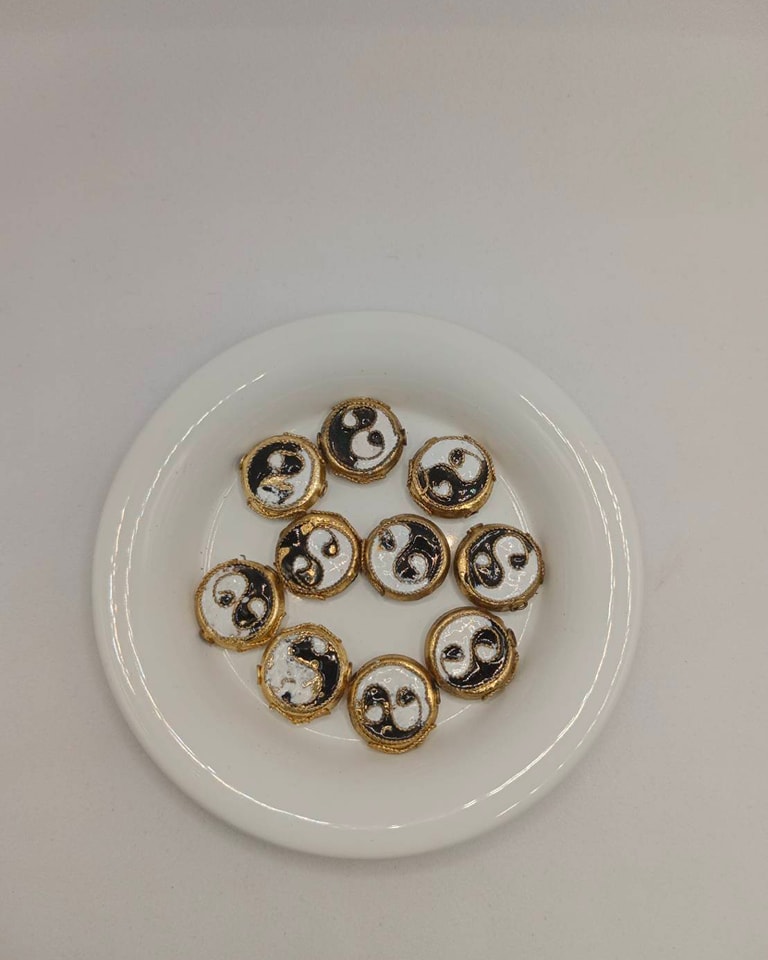 จี้กังใส ลายหยินหยางจีน ถุงละ 80 บาท