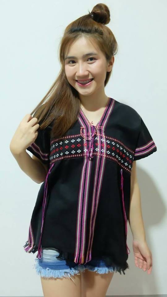 เสื้อกะเหรี่ยง งานทอมือทั้งผืน เสื้อผ้าพื้นเมือง สีสันสดใส ด้วยลายปักต่างๆแบบฉบับ เสื้อชาวเขา
