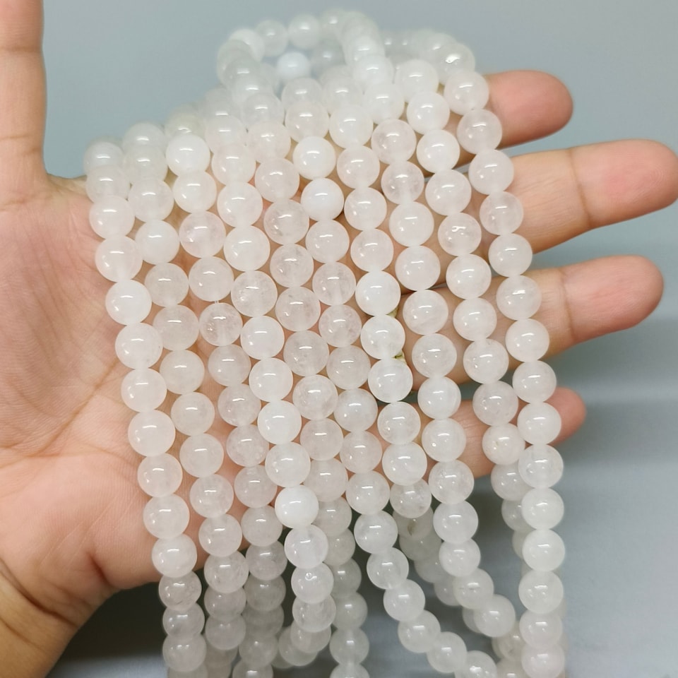 หินมูนสโตน(Moonstone) "หินของนักเดินทาง" 8 มิล (50เม็ด/เส้น) 200฿