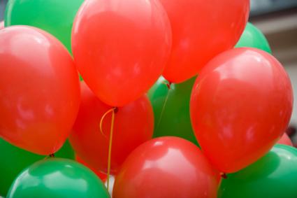 ลูกโป่งกลม สีเขียวเข้มไซส์ 9 นิ้ว แพ็คละ 10 ใบ ( Round Balloons 9" - Dark Green Standard Color )