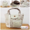 (หมดจ้า) กระเป๋าผ้า กระเป๋าถือ แฮนด์เมด ญี่ปุ่น ลายดอกไม้ตัดลายทาง สีครีม-น้ำตาล แต่งด้วย ผ้าลูกไม้ เพิ่มความหวาน สวยมากค่า (ขายปลีก 280,ขายส่ง 3 ชิ้นๆละ 230 บาท คละได้ทุกแบบ)