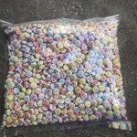 ลูกปัดแฟนซี กลมสีขาว ลายตัวอักษร คละสี 1 กิโล 200 บาท