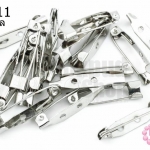 ฐานเข็มกลัด 2 รู สีโรเดียม 5X25มิล(20ชิ้น)