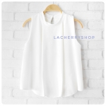 เสื้อแฟชั่นผ้าฮานาโกะ สีขาว คอจีน แขนกุด แต่งระบายอก มีกระดุมหลัง แบบสวยเรียบหรู เนื้อผ้าฮานาโกะคุณภาพดี