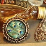 (หมดจ้า) สร้อยคอวินเทจ สายโซ่ยาว ห้อยจี้คริสตัลตัดเหลี่ยมลายนกยูง