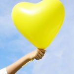 ลูกโป่งหัวใจ เนื้อสแตนดาร์ทสีเหลือง ไซส์ 12 นิ้ว แพ็คละ 10 ใบ (Heart Latex Balloon - Yellow Color 12")