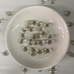 ลูกปัดแก้วอินเดียทรงหยดน้ำสีขาวใส10x15(1ขีด/100กรัม)200บาท