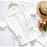 เสื้อแฟชั่นผ้าฮานาโกะ สีขาว แบบผูกโบว์เอวสองข้าง แบบสวยน่ารักมากค่ะ เสื้อสีพื้น ใส่ง่าย ใส่สบาย เนื้อผ้าฮานาโกะคุณภาพดี
