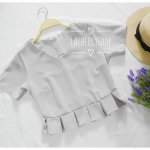 เสื้อครอป สีเทา คอวี เอวพลีท เข้ารูป แบบสวยน่ารักๆ เสื้อสีพื้น ใส่ง่าย ใส่สบาย เนื้อผ้าฮานาโกะคุณภาพดี