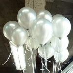 ลูกโป่งกลมเนื้อเมททัลลิก สีเงิน ไซส์ 12 นิ้ว แพ็คละ 10 ใบ (Metallic Silver Latex Balloons Size 12")