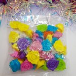 ลูกปัดแฟนซี ดอกกุหลาบ แบบที่ 2 คละสี แพค 20฿