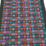 ผ้าปักมือ ลายโบราณ ผืนสี่เหลี่ยมผืนผ้า โทนสีม่วง