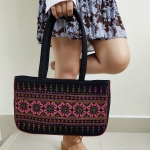 กระเป๋าผ้าปักลายโทนสีชมพูส้ม สะพายไหล่ น่ารัก