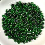 ลูกปัดแก้ว ทรงหยดน้ำ สีเขียว 6x8มิล (1ขีด/100กรัม)