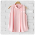 เสื้อแฟชั่นผ้าฮานาโกะ สีชมพู คอจีน แขนกุด แต่งระบายอก มีกระดุมหลัง แบบสวยเรียบหรู เนื้อผ้าฮานาโกะคุณภาพดี