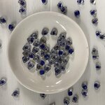 ลูกปัดแก้วอินเดียสอดไส้ทรงสามเหลี่ยมสีน้ำลูกปัดแก้วอินเดียสอดไส้ทรงสามเหลี่ยมสีน้ำเงิน 12 มิล 100 กรัม 200 บาท