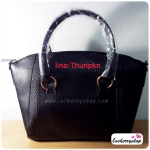 (หมดจ้า) กระเป๋าแฟชั่น ดีไซน์สวยเรียบหรู สีดำ คลาสสิค แบบยอดนิยม เหมาะกับทุกโอกาส สามารถถือและสะพายได้ทั้งสองแบบ ((โปรโมชั่นส่งฟรี))