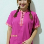 เสื้อนากา เสื้อผ้าพื้นเมือง เสื้อผ้าฝ้ายล้านนา รุ่นคอจีน ปกชมพู แต่งลายผ้าพื้นเมืองแบบสวยเรียบหรู มีกระเป๋าหน้า