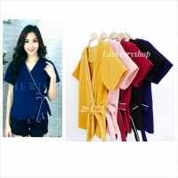 เสื้อผ้าฮานาโกะ คอวี สีเหลืองมัสตาร์ด รุ่นป้ายข้าง กุ้นขอบ ผูกโบว์เอวสวยๆ แบบสวยเรียบหรู