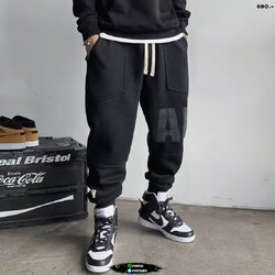 กางเกงวอร์มสกรีนลาย สีดำ