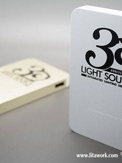 สกรีนพาวเวอร์แบงค์ LIGHT SOURCE