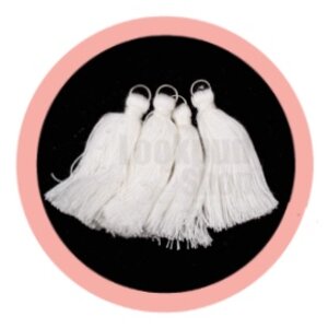 พู่สีขาว