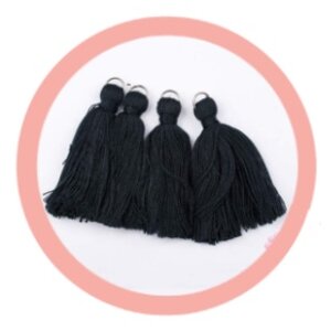 พู่สีดำ