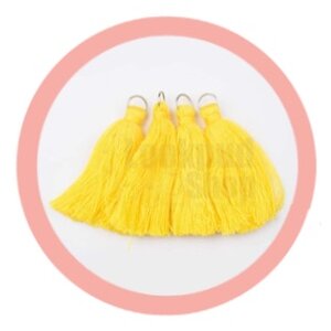 พู่สีเหลือง