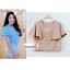 เสื้อครอป ผ้าฮานาโกะ สีนู้ด แต่งระบายแขน แบบสวยหวานสไตล์เกาหลี มีซิปหลังค่ะ เนื้อผ้าฮานาโกะคุณภาพดี