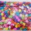 ลูกปัดพลาสติก สีขุ่น ดอกไม้ คละสี 15มิล(1กิโล/1,000กรัม)